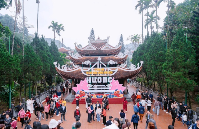 Chủ tịch UBND TP. Hà Nội kiểm tra công tác tổ chức Lễ hội Du lịch Chùa Hương- Ảnh 5. Chủ tịch UBND TP. Hà Nội kiểm tra công tác tổ chức Lễ hội Du lịch Chùa Hương- Ảnh 5.