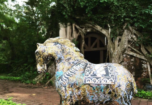 Nghệ nhân ưu tú Nguyễn Tấn Phát và tuyệt kỹ chế tác 'ngựa Gióng'- Ảnh 5. Nghệ nhân ưu tú Nguyễn Tấn Phát và tuyệt kỹ chế tác 'ngựa Gióng'- Ảnh 5.