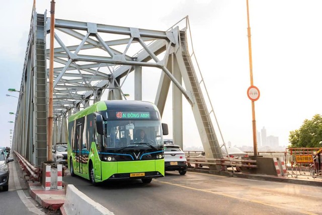 Hà Nội tăng cường hơn 360 lượt xe buýt/ngày phục vụ Hội chợ mùa Xuân 2026- Ảnh 1.