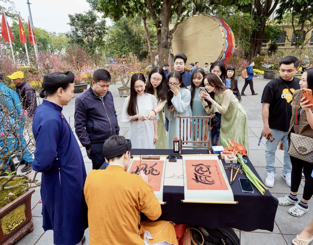 Hà Nội ước đón 1,34 triệu lượt khách trong kỳ nghỉ Tết Bính Ngọ 2026- Ảnh 1. Hà Nội ước đón 1,34 triệu lượt khách trong kỳ nghỉ Tết Bính Ngọ 2026- Ảnh 1.