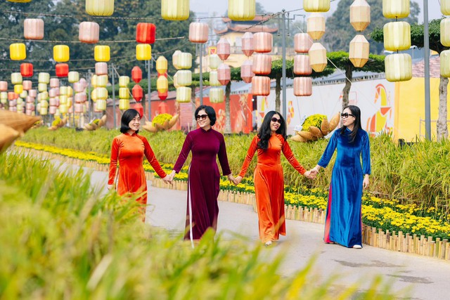 Du lịch Hà Nội 'bội thu' ngay từ đầu năm Bính Ngọ 2026- Ảnh 4. Du lịch Hà Nội 'bội thu' ngay từ đầu năm Bính Ngọ 2026- Ảnh 4.