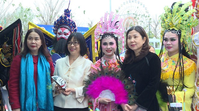 Du lịch Hà Nội tiếp tục bứt phá, lượng khách tăng gần 30%- Ảnh 1.