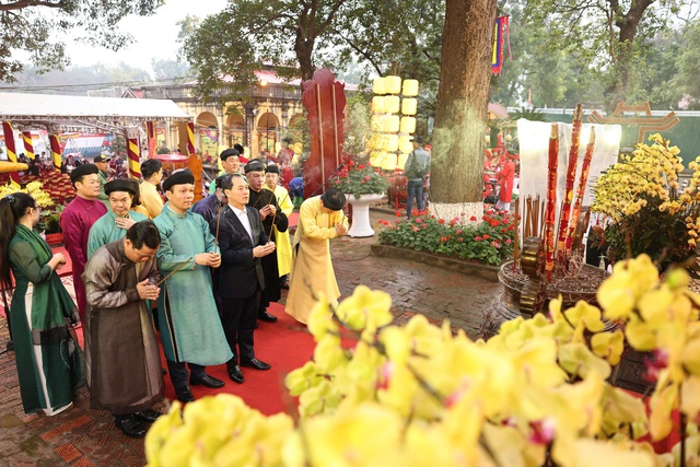 Hà Nội: Du lịch tâm linh trở thành trụ cột tăng trưởng đầu năm- Ảnh 2. Hà Nội: Du lịch tâm linh trở thành trụ cột tăng trưởng đầu năm- Ảnh 2.