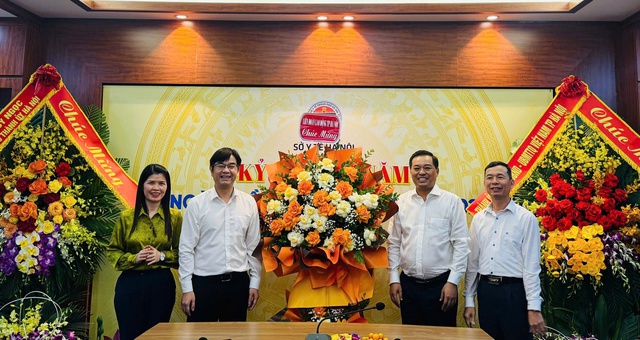 Tri ân, chúc mừng ngày Thầy thuốc Việt Nam- Ảnh 1.