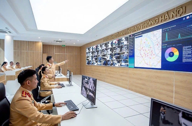 Cảnh sát giao thông Công an Hà Nội, lực lượng nòng cốt trong kiến tạo đô thị thông minh- Ảnh 2.