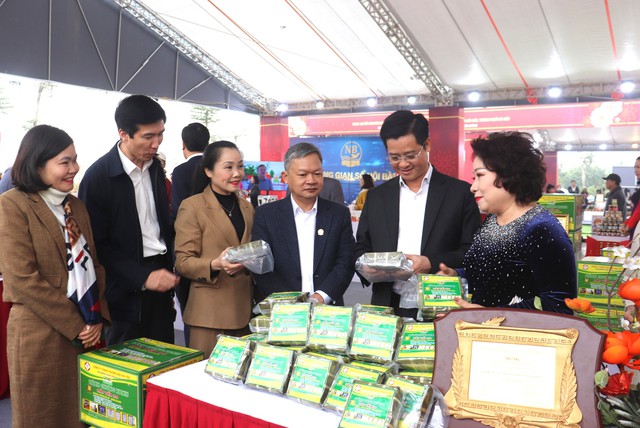 Không gian trưng bày 'Xuân Đoàn Viên': Kết nối sản phẩm tiêu dùng phục vụ Tết- Ảnh 2.