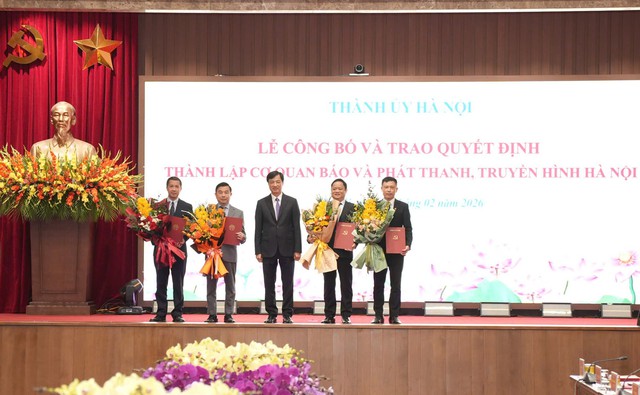 Công bố và trao Quyết định thành lập Cơ quan Báo và phát thanh, truyền hình Hà Nội- Ảnh 1.