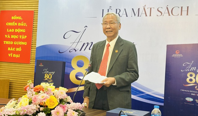 Ra mắt cuốn sách ảnh 'Âm vang 80 năm Cách mạng Tháng Tám và Quốc khánh 2-9'- Ảnh 1.