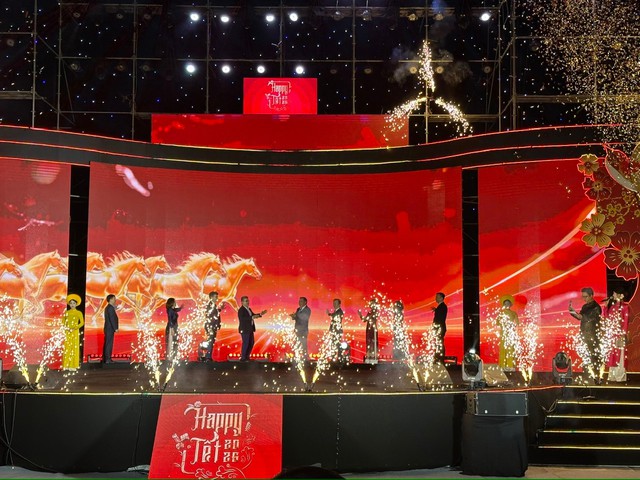 Khai mạc Chương trình Happy Tết 2026: Tết là hạnh phúc- Ảnh 1.