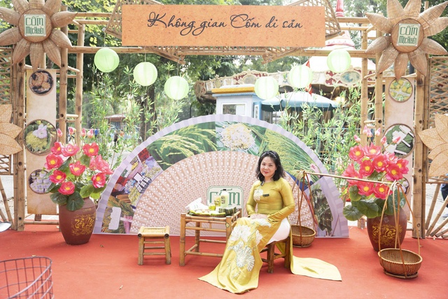 Giữ hồn cốm Hà Nội trên mâm cỗ Tết- Ảnh 2. Giữ hồn cốm Hà Nội trên mâm cỗ Tết- Ảnh 2.