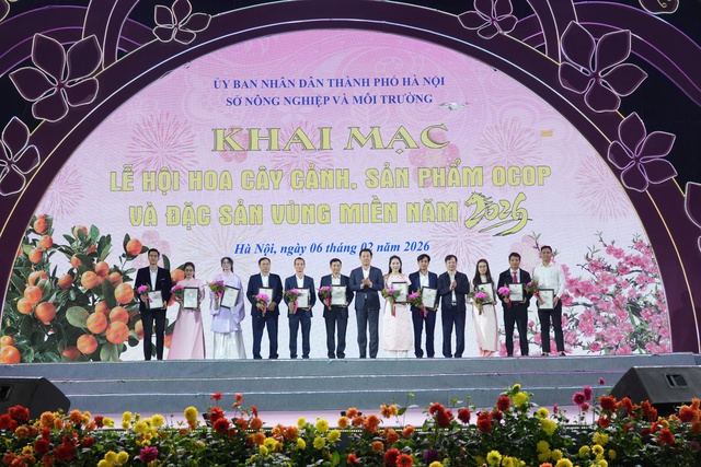 Khai mạc Lễ hội Hoa cây cảnh, sản phẩm OCOP và đặc sản vùng miền- Ảnh 2.