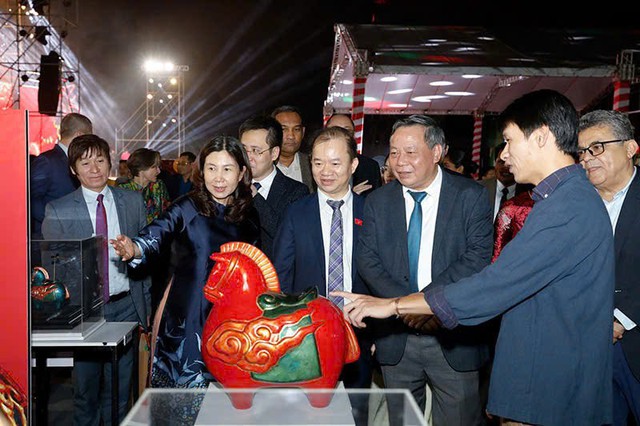 Khai mạc Chương trình Happy Tết 2026: Tết là hạnh phúc- Ảnh 2.