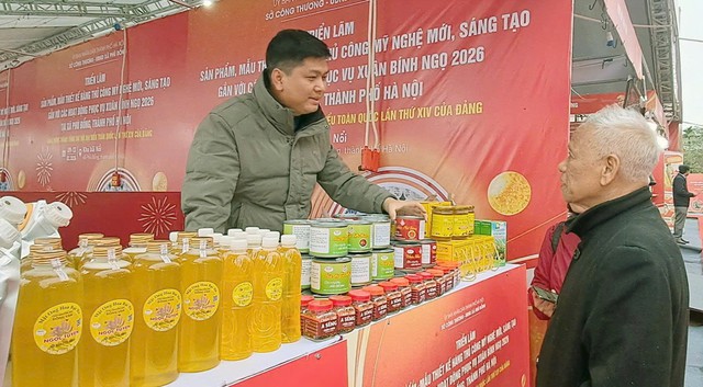 Khai mạc Triển lãm các sản phẩm, hàng thủ công mỹ nghệ mới phục vụ Xuân Bính Ngọ- Ảnh 2.