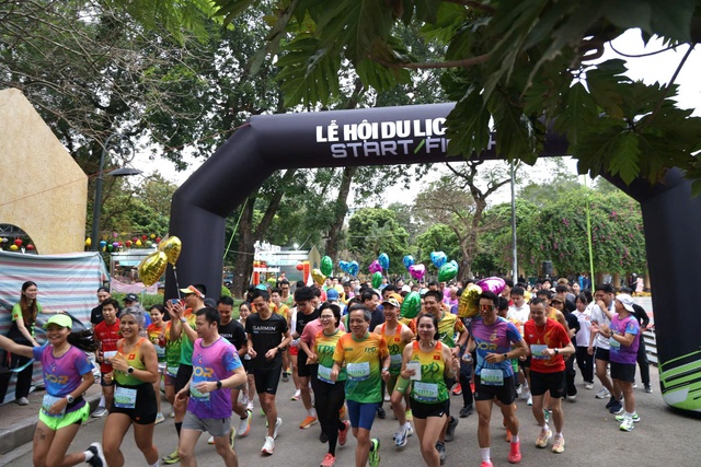'Chạy bộ đồng hành - Hưởng ứng Du lịch xanh Thủ đô'- Ảnh 2.