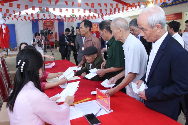 Cử tri Thủ đô phấn khởi tham gia ngày hội bầu cử của toàn dân- Ảnh 23.