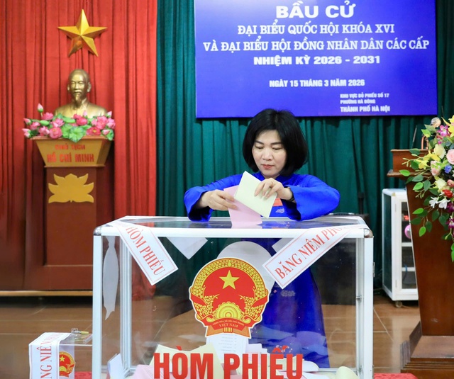 Cử tri Thủ đô phấn khởi tham gia ngày hội bầu cử của toàn dân- Ảnh 13.