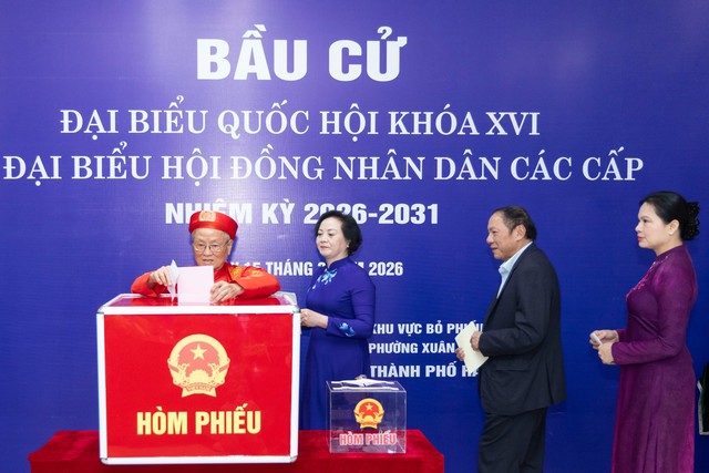 Cử tri Thủ đô phấn khởi tham gia ngày hội bầu cử của toàn dân- Ảnh 3.