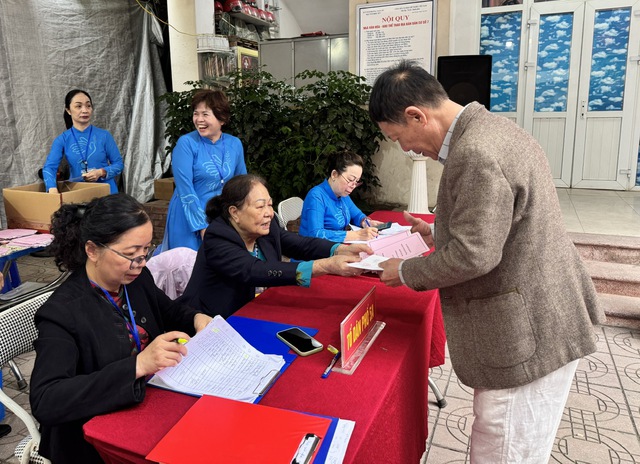 Hà Nội: Gần 90% cử tri đi bầu cử tính đến 15h ngày 15/3- Ảnh 1. Hà Nội: Gần 90% cử tri đi bầu cử tính đến 15h ngày 15/3- Ảnh 1.