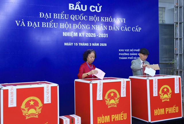 Cử tri Thủ đô phấn khởi tham gia ngày hội bầu cử của toàn dân- Ảnh 11.