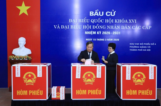 Chủ tịch UBND TP. Hà Nội bỏ phiếu bầu cử tại phường Giảng Võ- Ảnh 3.