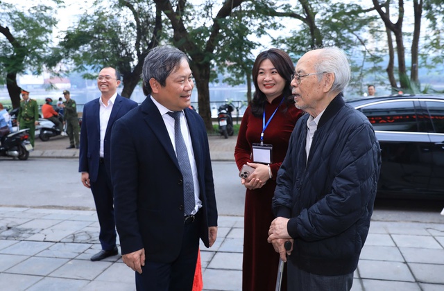 Chủ tịch UBND TP. Hà Nội bỏ phiếu bầu cử tại phường Giảng Võ- Ảnh 1.