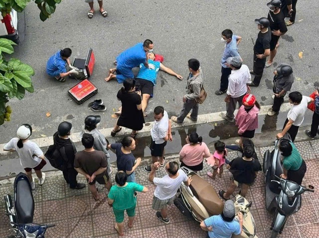 Từ ca cấp cứu trên phố: Ai cũng có thể trở thành 'người giữ nhịp tim'- Ảnh 1.