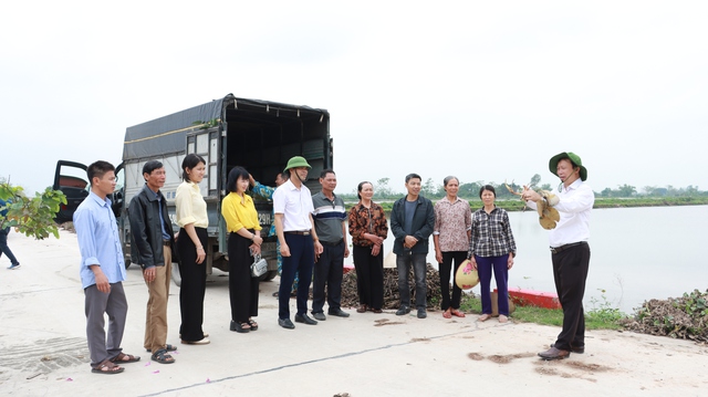 Phát triển mô hình trồng sen thích ứng với biến đổi khí hậu- Ảnh 1. Phát triển mô hình trồng sen thích ứng với biến đổi khí hậu- Ảnh 1.