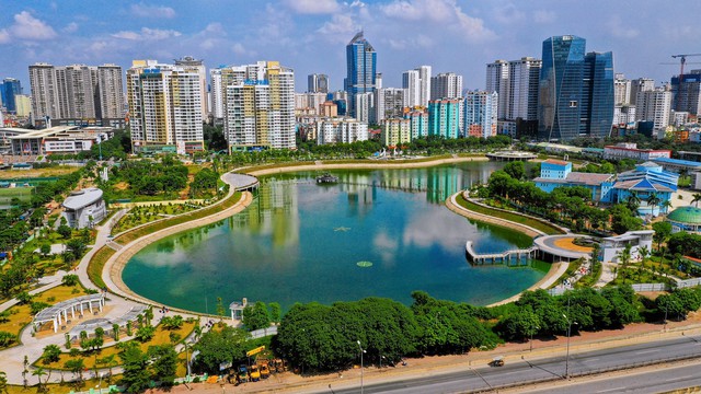 Quyết tâm xây dựng Thủ đô sáng, xanh, sạch, đẹp trong giai đoạn phát triển mới- Ảnh 1. Quyết tâm xây dựng Thủ đô sáng, xanh, sạch, đẹp trong giai đoạn phát triển mới- Ảnh 1.