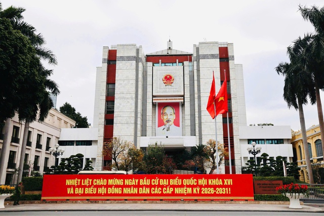 Hà Nội rực rỡ sắc màu hướng về 'Ngày hội của toàn dân'- Ảnh 1.