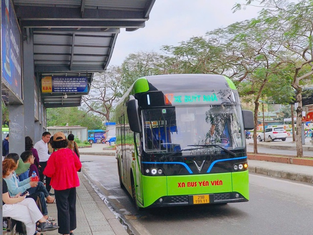 Hà Nội vận hành thêm 10 tuyến xe buýt điện từ ngày 1/4- Ảnh 1. Hà Nội vận hành thêm 10 tuyến xe buýt điện từ ngày 1/4- Ảnh 1.