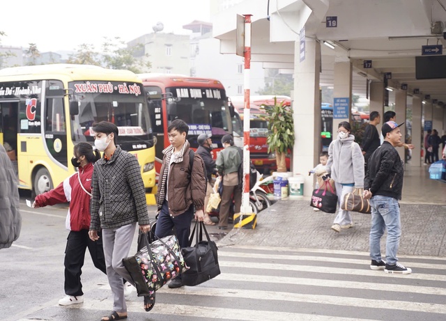Hà Nội tăng cường hàng trăm phương tiện phục vụ nhân dân dịp lễ 30/4-1/5- Ảnh 1. Hà Nội tăng cường hàng trăm phương tiện phục vụ nhân dân dịp lễ 30/4-1/5- Ảnh 1.