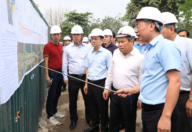 Quyết tâm hoàn thành cầu Tứ Liên và cầu Trần Hưng Đạo trong quý II/2027- Ảnh 3.