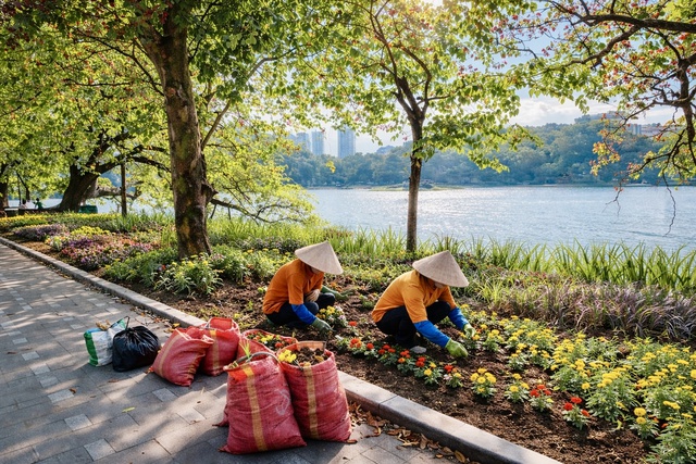 Hà Nội chỉnh trang hạ tầng đô thị, phục vụ dịp nghỉ lễ- Ảnh 1. Hà Nội chỉnh trang hạ tầng đô thị, phục vụ dịp nghỉ lễ- Ảnh 1.