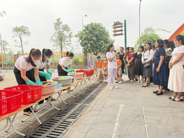 Hành động sớm, phòng dịch hiệu quả trước nguy cơ gia tăng bệnh tay chân miệng- Ảnh 2. Hành động sớm, phòng dịch hiệu quả trước nguy cơ gia tăng bệnh tay chân miệng- Ảnh 2.