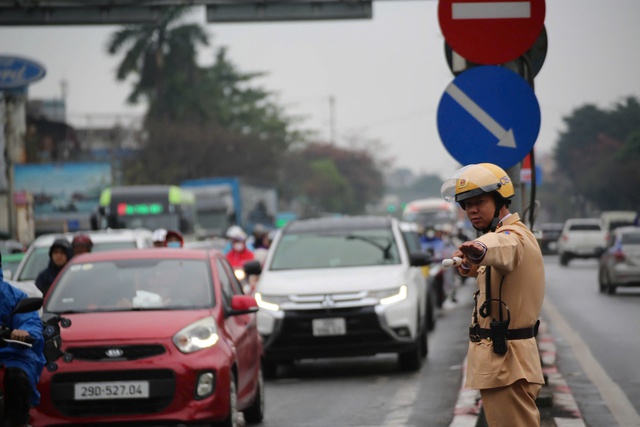 Hà Nội phân luồng giao thông dịp nghỉ lễ 30/4-1/5- Ảnh 1.