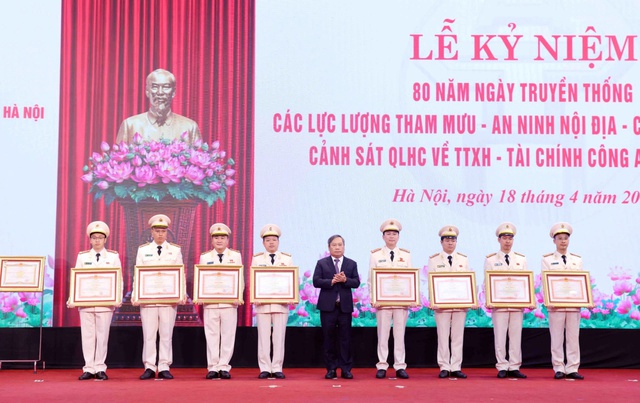 80 năm Công an Thủ đô: Hội tụ sức mạnh, kiến tạo bình yên- Ảnh 4.