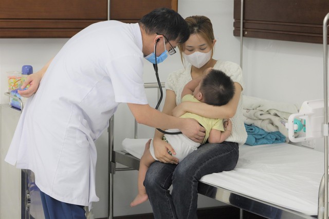 Tiêm vaccine: Lá chắn chủ động bảo vệ sức khỏe ngay từ sớm- Ảnh 1.