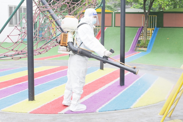 Phát động chiến dịch vệ sinh môi trường, chủ động phòng chống bệnh tay chân miệng- Ảnh 2.