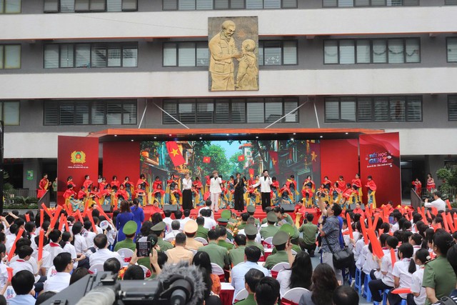 Hà Nội: Xây dựng 'lá chắn' pháp luật, bảo vệ học đường khỏi hiểm họa ma túy- Ảnh 1.