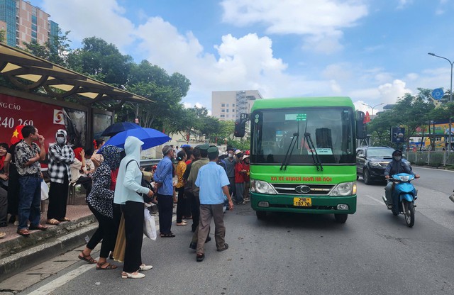 Hà Nội miễn phí xe buýt, metro dịp lễ Giỗ Tổ và 30/4-1/5- Ảnh 1.