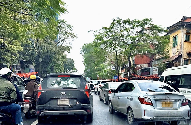 Hà Nội sẽ thí điểm cấm xe xăng, dầu theo từng khu vực- Ảnh 1.