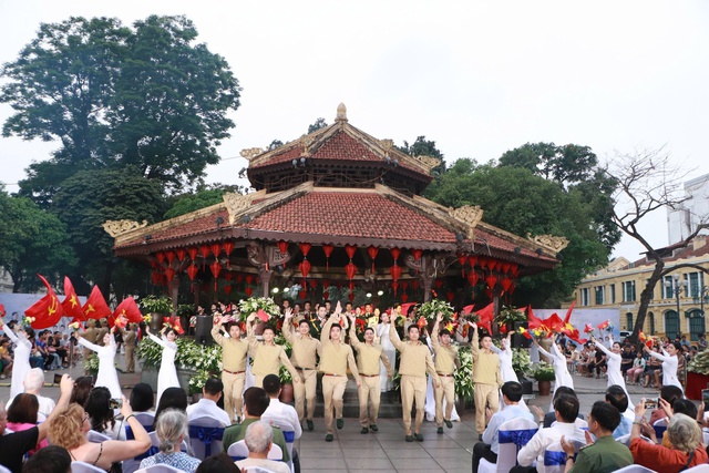 Nghệ thuật cộng đồng – kết nối âm nhạc với đời sống văn hóa Thủ đô- Ảnh 1. Nghệ thuật cộng đồng – kết nối âm nhạc với đời sống văn hóa Thủ đô- Ảnh 1.