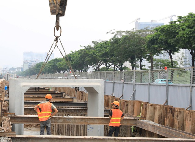 Hà Nội đẩy nhanh tiến độ 2 dự án khẩn cấp chống ngập, bổ cập nước sông Tô Lịch- Ảnh 2.