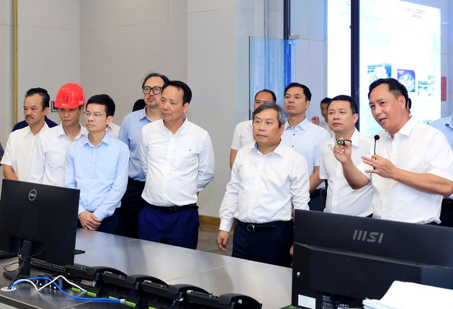 Tháo gỡ cấp bách xử lý rác, phục hồi môi trường Xuân Sơn- Ảnh 2.