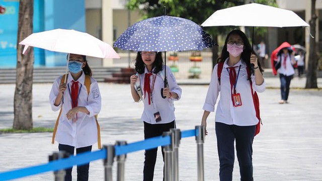 Nắng nóng, trường học Hà Nội ưu tiên hàng đầu sức khỏe học sinh- Ảnh 1. Nắng nóng, trường học Hà Nội ưu tiên hàng đầu sức khỏe học sinh- Ảnh 1.