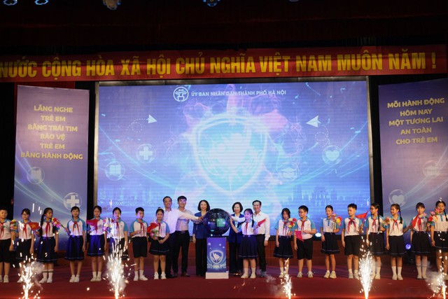 Tháng hành động vì trẻ em - Xây dựng 'hệ miễn dịch số' vững chắc cho tương lai- Ảnh 1. Tháng hành động vì trẻ em - Xây dựng 'hệ miễn dịch số' vững chắc cho tương lai- Ảnh 1.