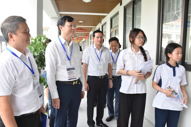 Hà Nội: Gần 125.000 thí sinh chính thức bước vào kỳ thi vào lớp 10 công lập- Ảnh 1. Hà Nội: Gần 125.000 thí sinh chính thức bước vào kỳ thi vào lớp 10 công lập- Ảnh 1.