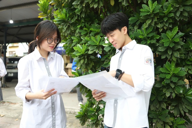 Thí sinh Hà Nội bước vào kỳ thi tốt nghiệp THPT 2026: Tự tin và quyết tâm - Ảnh 2.