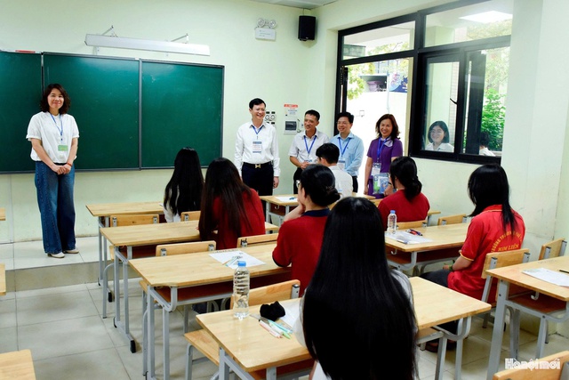 Thí sinh hoàn thành môn Ngữ văn với đề thi liên quan đến trí tuệ nhân tạo, khoa học công nghệ- Ảnh 1. Thí sinh hoàn thành môn Ngữ văn với đề thi liên quan đến trí tuệ nhân tạo, khoa học công nghệ- Ảnh 1.