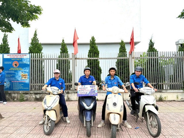 Gần 9.800 thanh niên tình nguyện Thủ đô hỗ trợ thí sinh thi tốt nghiệp THPT - Ảnh 10. Gần 9.800 thanh niên tình nguyện Thủ đô hỗ trợ thí sinh thi tốt nghiệp THPT - Ảnh 10.